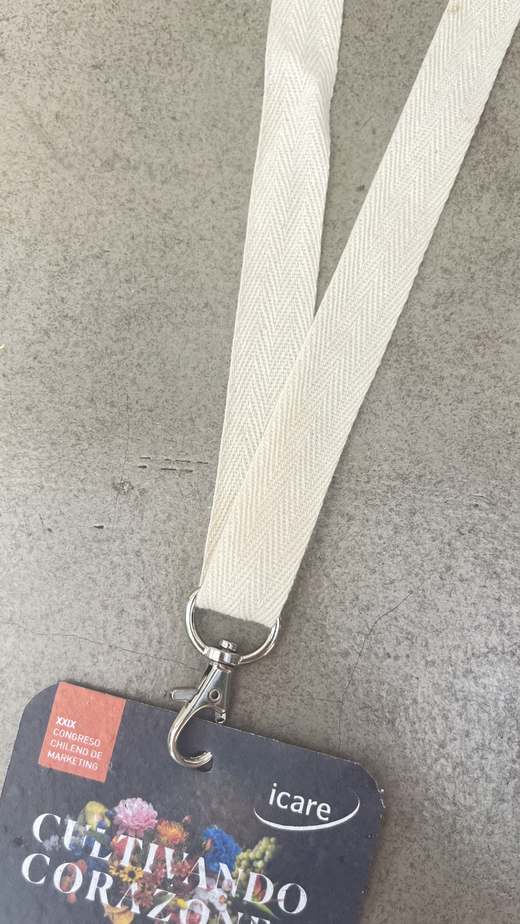 Lanyard Ecológico — 2 detalle con credencial